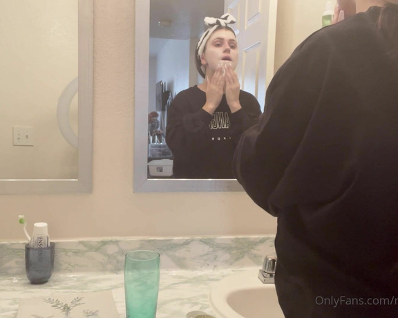 Mary Rose Love aka maryroselove69 OnlyFans - I filmed myself doing my morning skincare routine while burping! Sorry if I slow down
