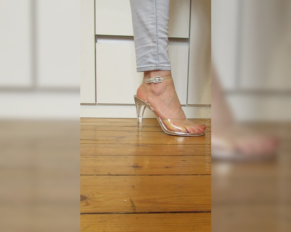 Neolasoles aka neolasoles OnlyFans - A high heel video finally!