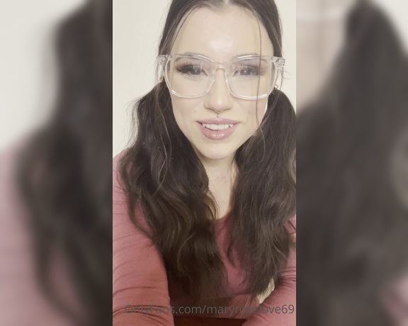 Mary Rose Love aka maryroselove69 OnlyFans - Anyone here a fan of pigtails and glasses