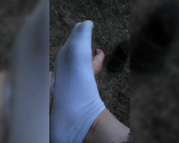 Neolasoles aka neolasoles OnlyFans - Wanted to film outside but I managed to go out too late, so this video