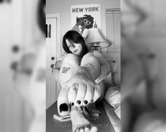 Monkey_solez aka monkey_solez OnlyFans - Mmm black and white sole tease