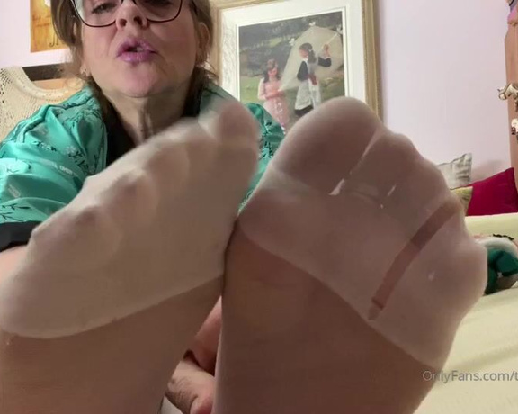 Monkey_solez aka monkey_solez OnlyFans - Bloopers instead of deleting them ! I have so many the Darn clicker fun for today