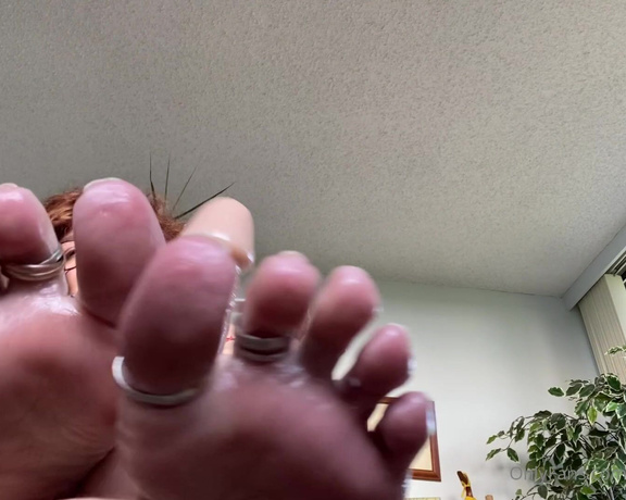 Monkey_solez aka monkey_solez OnlyFans - A lil suck and rub