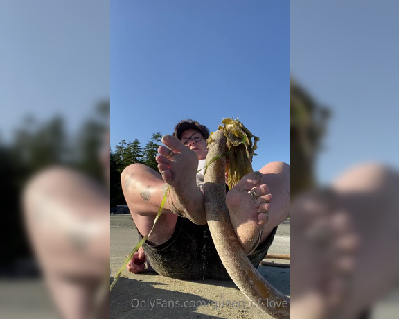 Monkey_solez aka monkey_solez OnlyFans - Foot job on the beach