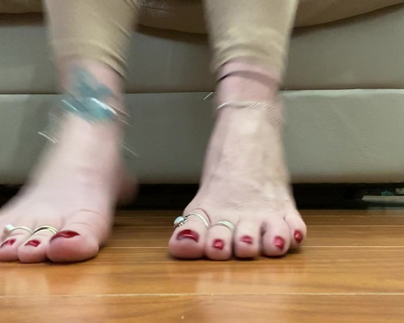 Monkey_solez aka monkey_solez OnlyFans - Just dancing feet