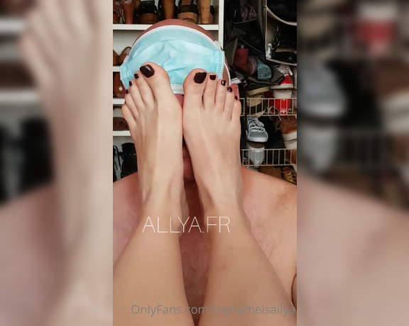 Mynameisallya aka mynameisallya OnlyFans - Footworship tips Here are some advices to worship feet > divide your attention through feet,