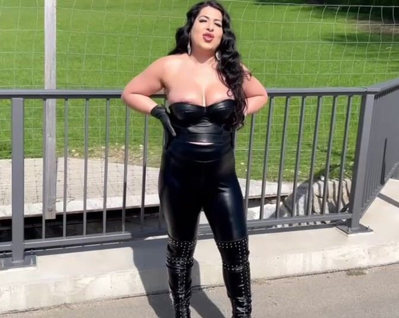 Lady Ayse aka ladyayse OnlyFans - Outdoor Session with Goddess Ayse!