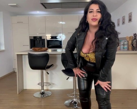 Lady Ayse aka ladyayse OnlyFans - TV Fick Milking