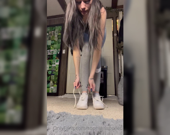 Miss Sophia Nyx aka sophiaisspoiled OnlyFans - New Clip Going for an evening run… worship my gym shoes