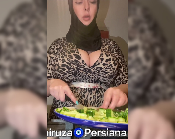 FairuzaPersiana aka fairuzapersiana OnlyFans Video 3696