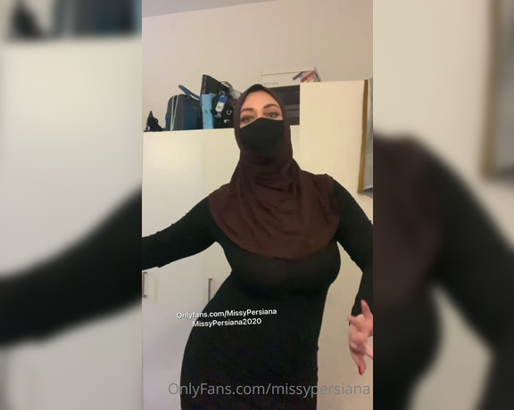 FairuzaPersiana aka fairuzapersiana OnlyFans Video 9707