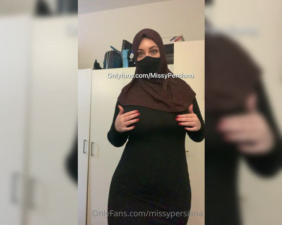 FairuzaPersiana aka fairuzapersiana OnlyFans Video 199