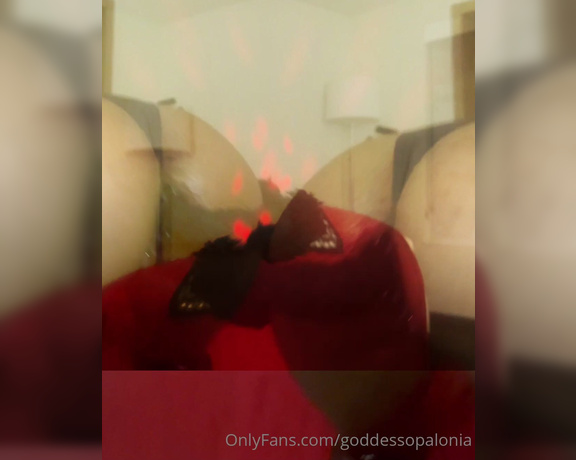 GoddessOpalonia aka goddessopalonia OnlyFans - Here is a ASS WORSHIP short vid abs some other media I made for @robynthicc1012 Her