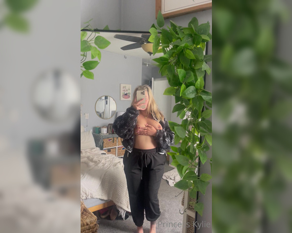 Kylie Jade aka oxlilkyliejade OnlyFans Video 3845