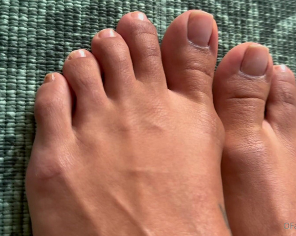 Goddess Emma aka emsprettytoes OnlyFans - Veiny feet closeup This was a request and i realized the last veiny feet video