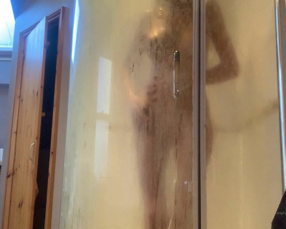 Lady Dark Angel aka Ladydarkangeluk Onlyfans - Shower time