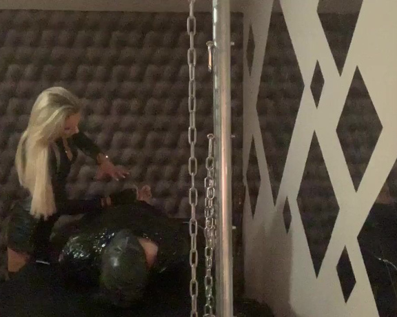 Lady Dark Angel aka Ladydarkangeluk Onlyfans - Ha ha ha ha ha  Video 3 min wanking he couldn’t control himself!