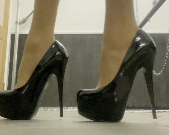 Lady Dark Angel aka Ladydarkangeluk Onlyfans - Shoes