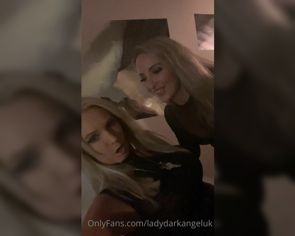 Lady Dark Angel aka Ladydarkangeluk Onlyfans - Messing about!!!with @misscourtneym