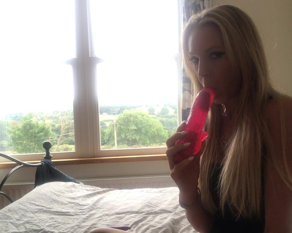 Lady Dark Angel aka Ladydarkangeluk Onlyfans - Ummm Dildo playtime!