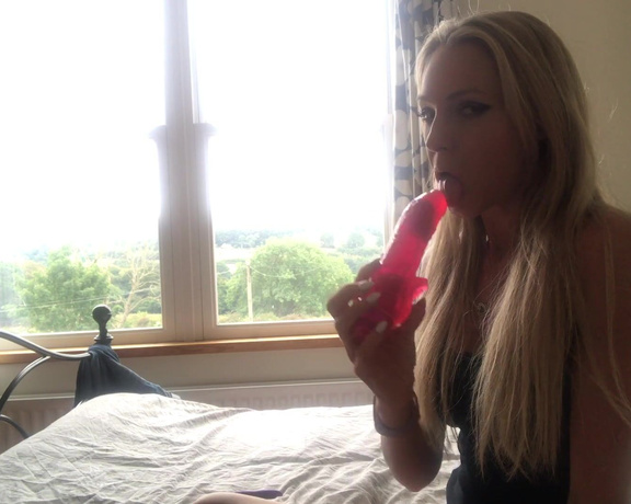 Lady Dark Angel aka Ladydarkangeluk Onlyfans - Ummm Dildo playtime!