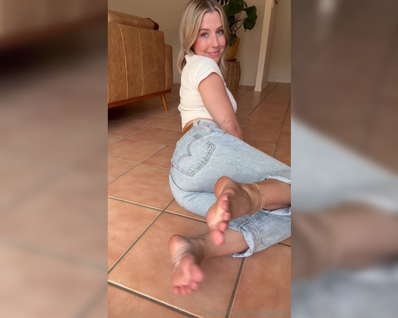 Tilly Sands aka surfingsoles OnlyFans Video 4031