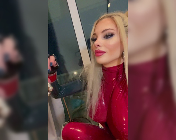 - Blonde in red latex bites poor guy's dick and balls (Сlips4sale)