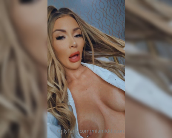 Mia Middleton aka miamiddleton OnlyFans Video 7140