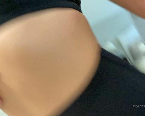 Princess Emma aka worship_emma OnlyFans - How good do I look in lululemon