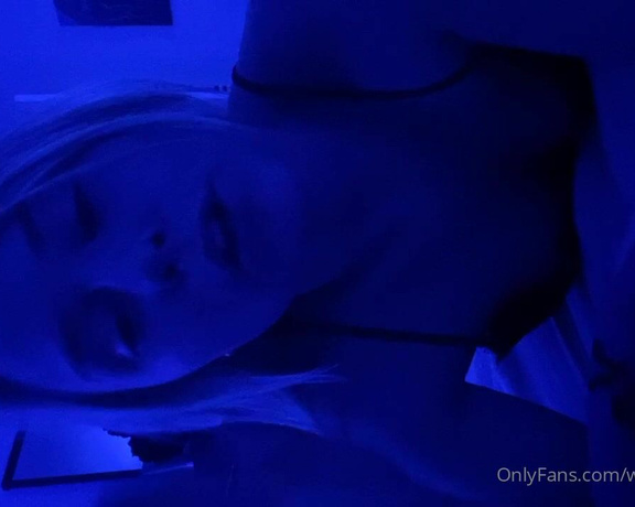 Princess Emma aka worship_emma OnlyFans - You love hearing him slap my ass