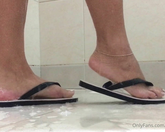 Ste Feet aka ste_feet_ OnlyFans - As clssicas havaianas