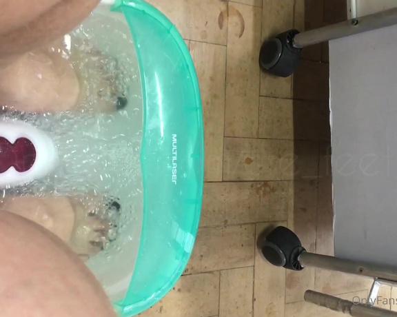 Ste Feet aka ste_feet_ OnlyFans - Um pouquinho do meu dia de ontem no salo Pedicure + Spa com massagem