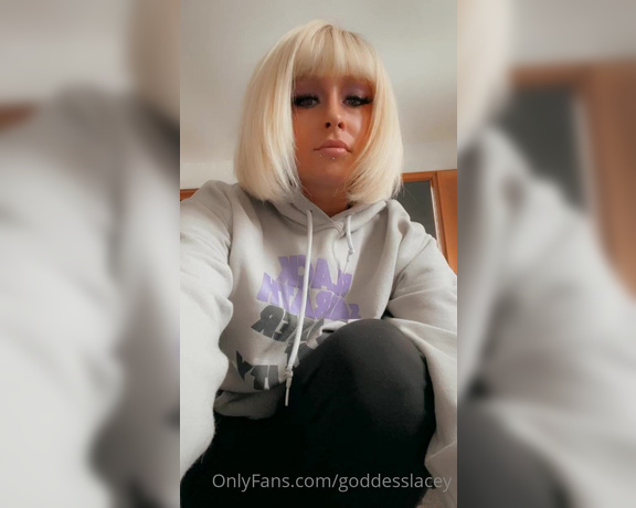 Goddess Lacey aka goddesslacey OnlyFans - It’s Friday bitches!