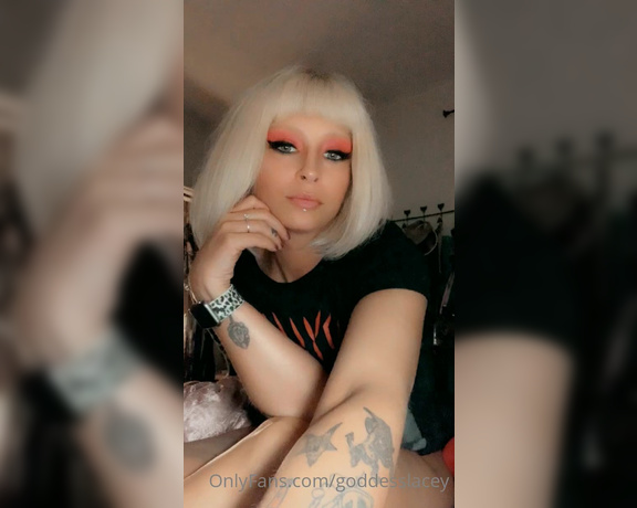 Goddess Lacey aka goddesslacey OnlyFans - Come hither footbitch & pay