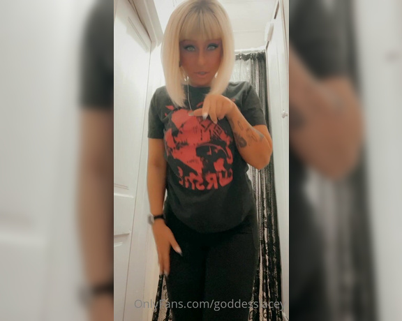 Goddess Lacey aka goddesslacey OnlyFans - Oh god It’s so good