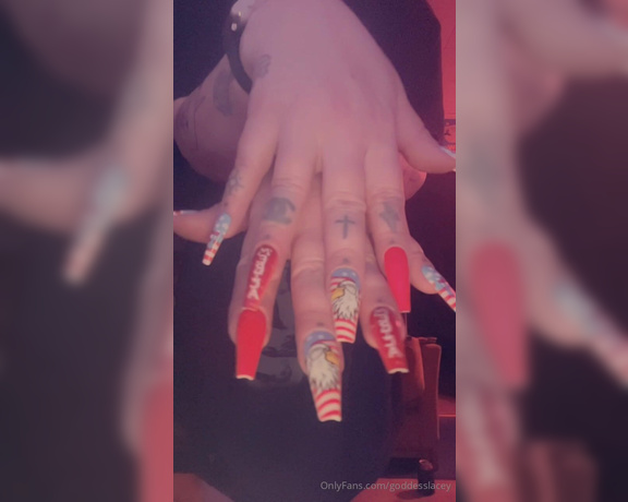 Goddess Lacey aka goddesslacey OnlyFans - Jerk off to my Fourth of July nails