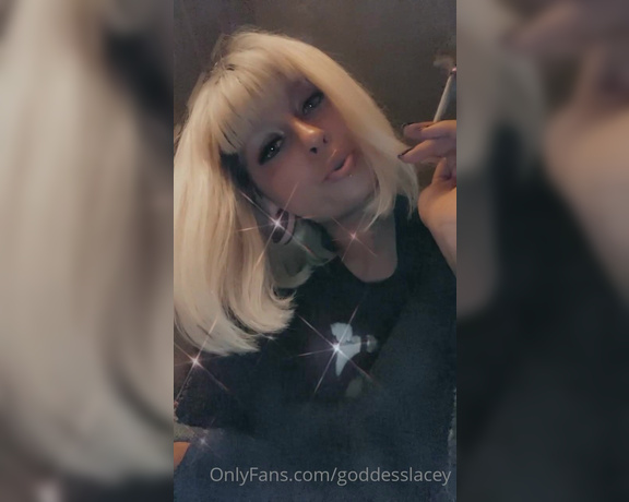 Goddess Lacey aka goddesslacey OnlyFans - Toke & stroke