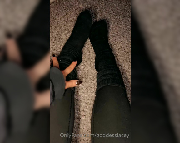 Goddess Lacey aka goddesslacey OnlyFans - Slouchy boyz send