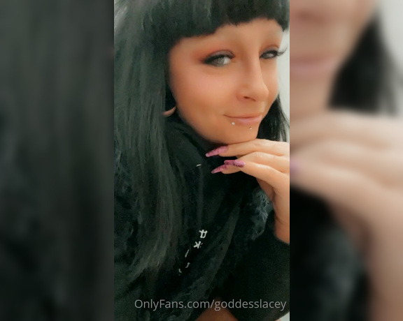 Goddess Lacey aka goddesslacey OnlyFans - Gotta keep it on the