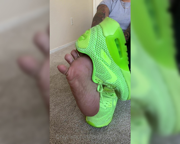 Texas Sole Queen aka texassolequeen OnlyFans - Moist and smelly