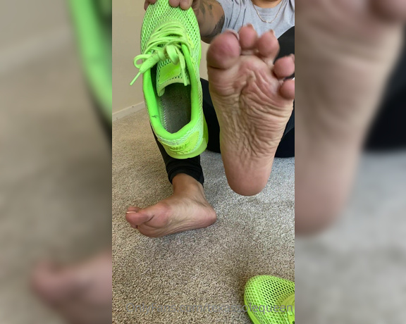 Texas Sole Queen aka texassolequeen OnlyFans - Moist and smelly