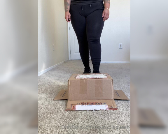 Texas Sole Queen aka texassolequeen OnlyFans - Supposed to be mailing my stinky gym socks but Im tempted to smash the box instead!