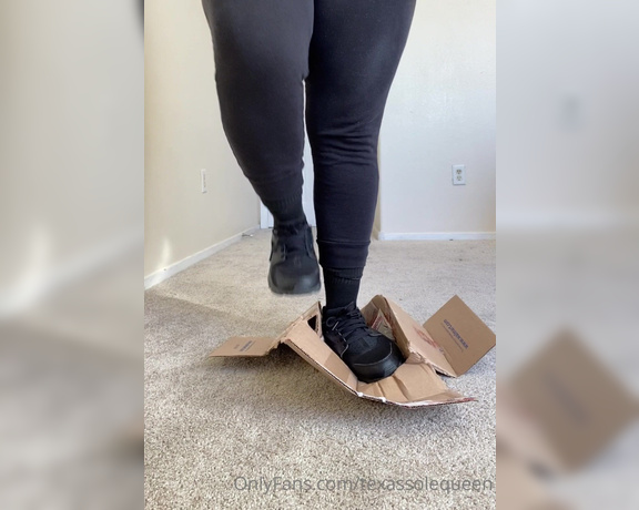 Texas Sole Queen aka texassolequeen OnlyFans - Supposed to be mailing my stinky gym socks but Im tempted to smash the box instead!