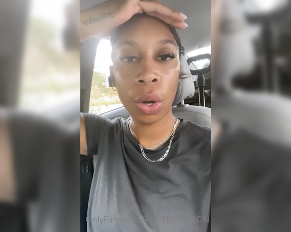 Ebonykinkyqueen aka ebonykinkyqueen OnlyFans - Lick me clean after this sweaty refreshing walk