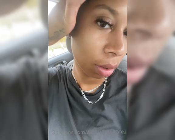 Ebonykinkyqueen aka ebonykinkyqueen OnlyFans - Lick me clean after this sweaty refreshing walk