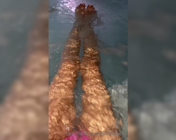 Goddess Kinkerbell aka kinkerbellx OnlyFans - Relaxing at the spa while you’re working like a dog to please