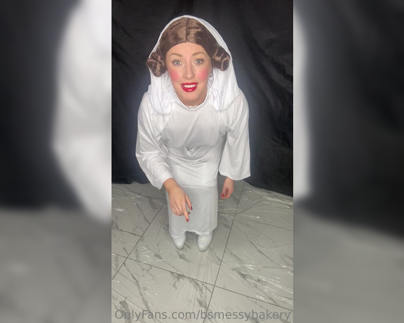 Bsmessybakery aka bsmessybakery OnlyFans - May the 4th be with you I think I definitely came’ to the dark