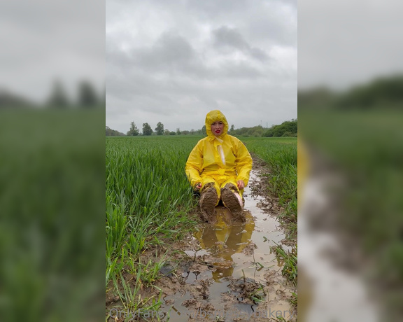 Bsmessybakery aka bsmessybakery OnlyFans - My muddy humiliation dressed in a yellow hazmat suit and pink hunter wellies boots