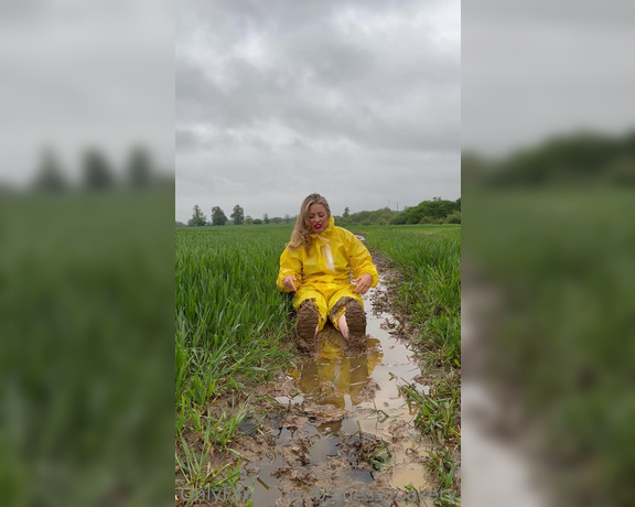 Bsmessybakery aka bsmessybakery OnlyFans - My muddy humiliation dressed in a yellow hazmat suit and pink hunter wellies boots