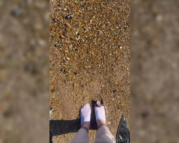 Bsmessybakery aka bsmessybakery OnlyFans - I just couldn’t resist Walking in the sand & into the sea